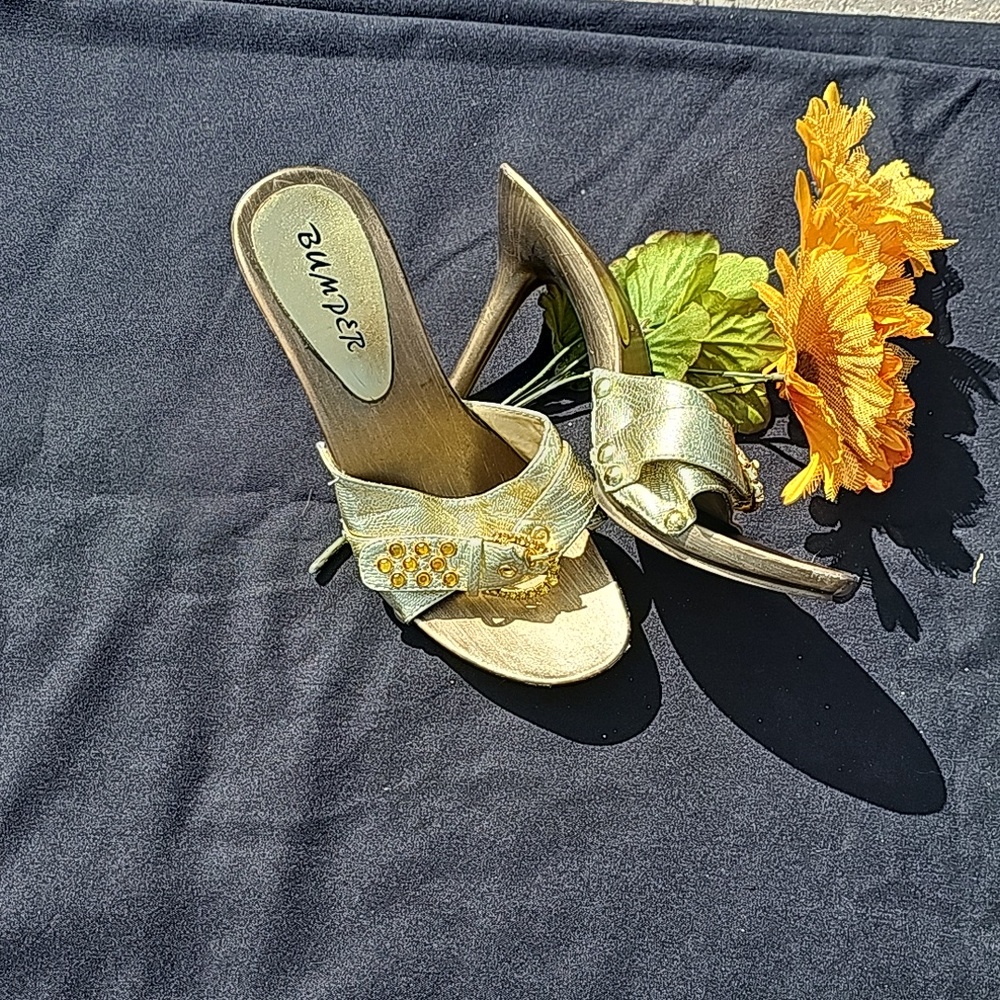 Sandal